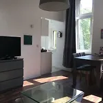 Zentral und ruhig Nähe Ku\'damm!